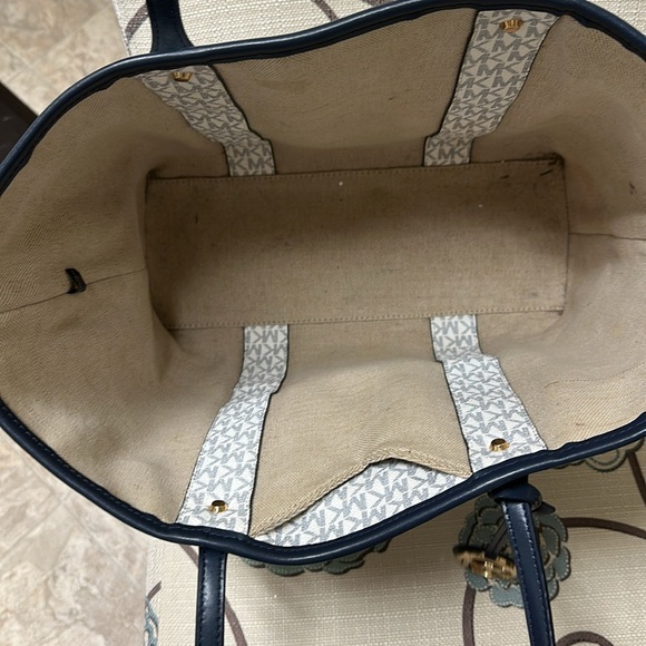 Michael Kors Navy and White Tote Bag Jet Set Tote 👜 - Picture 6 of 9